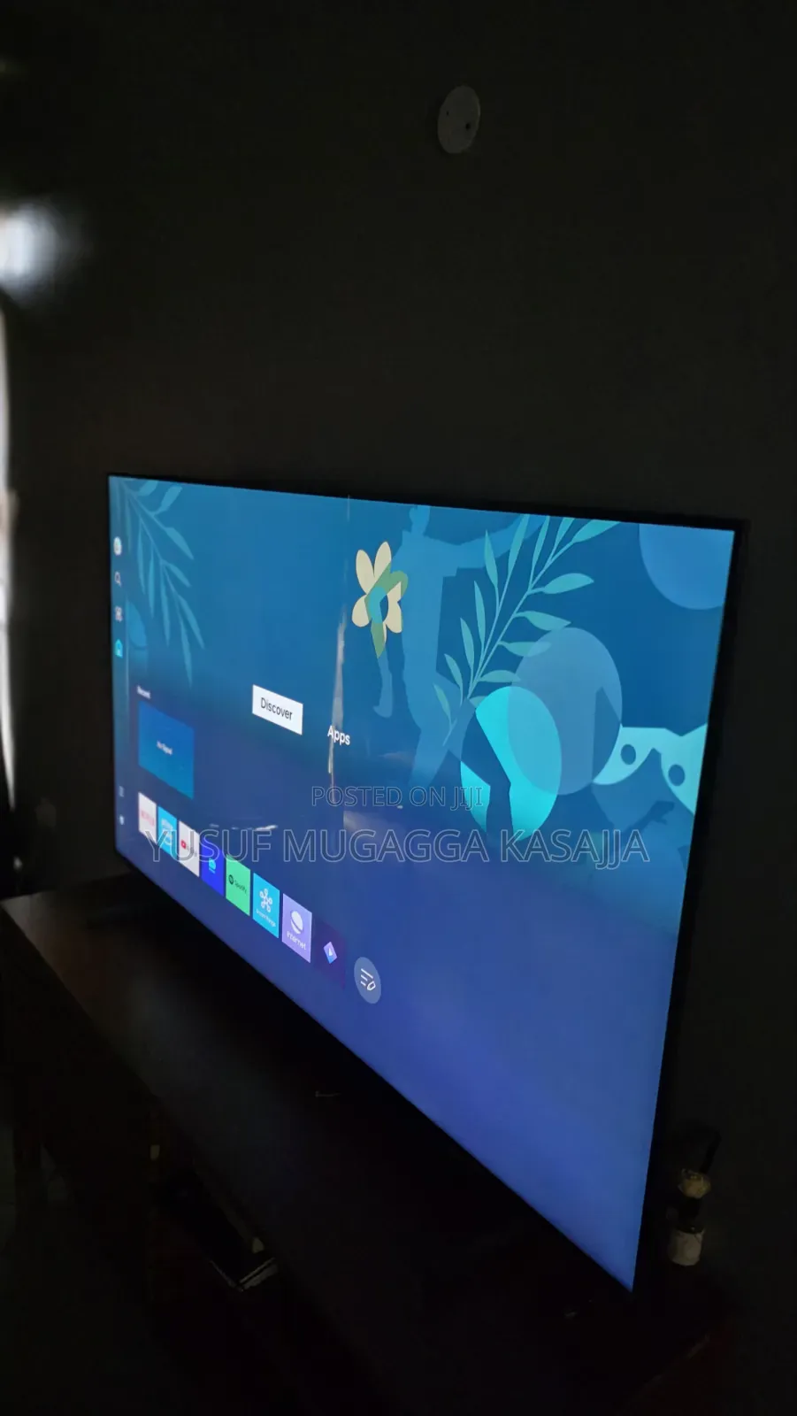 Samsung Du8000