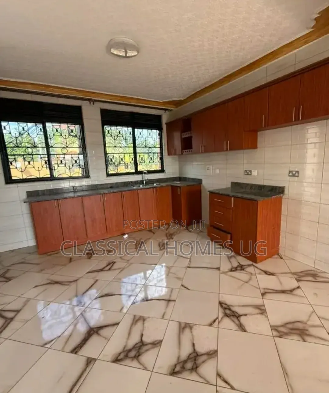 3bdrm Apartment in Kyambogo, Central Division for rent