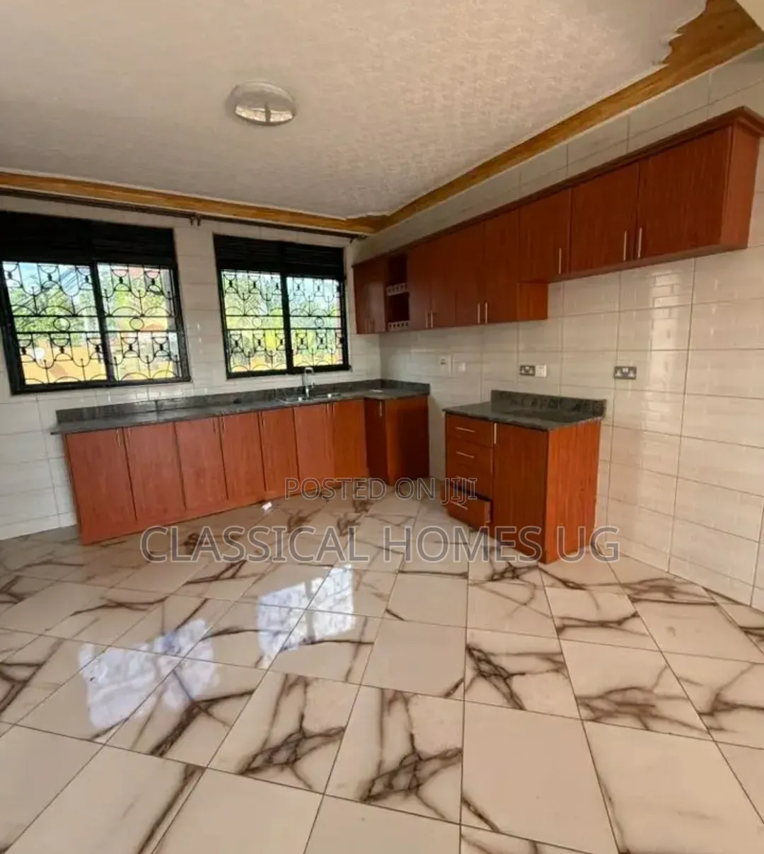 3bdrm Apartment in Kyambogo, Central Division for rent