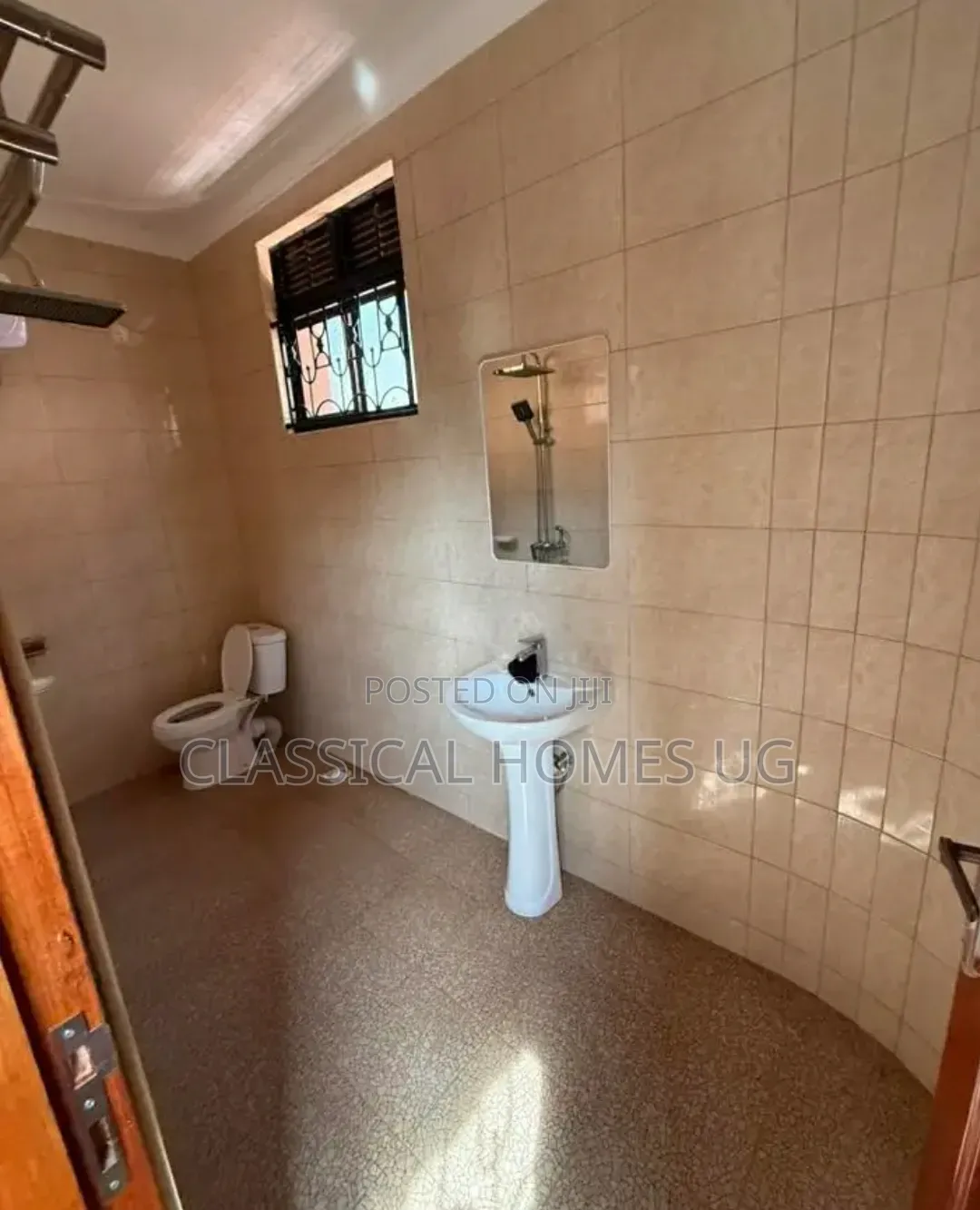 3bdrm Apartment in Kyambogo, Central Division for rent