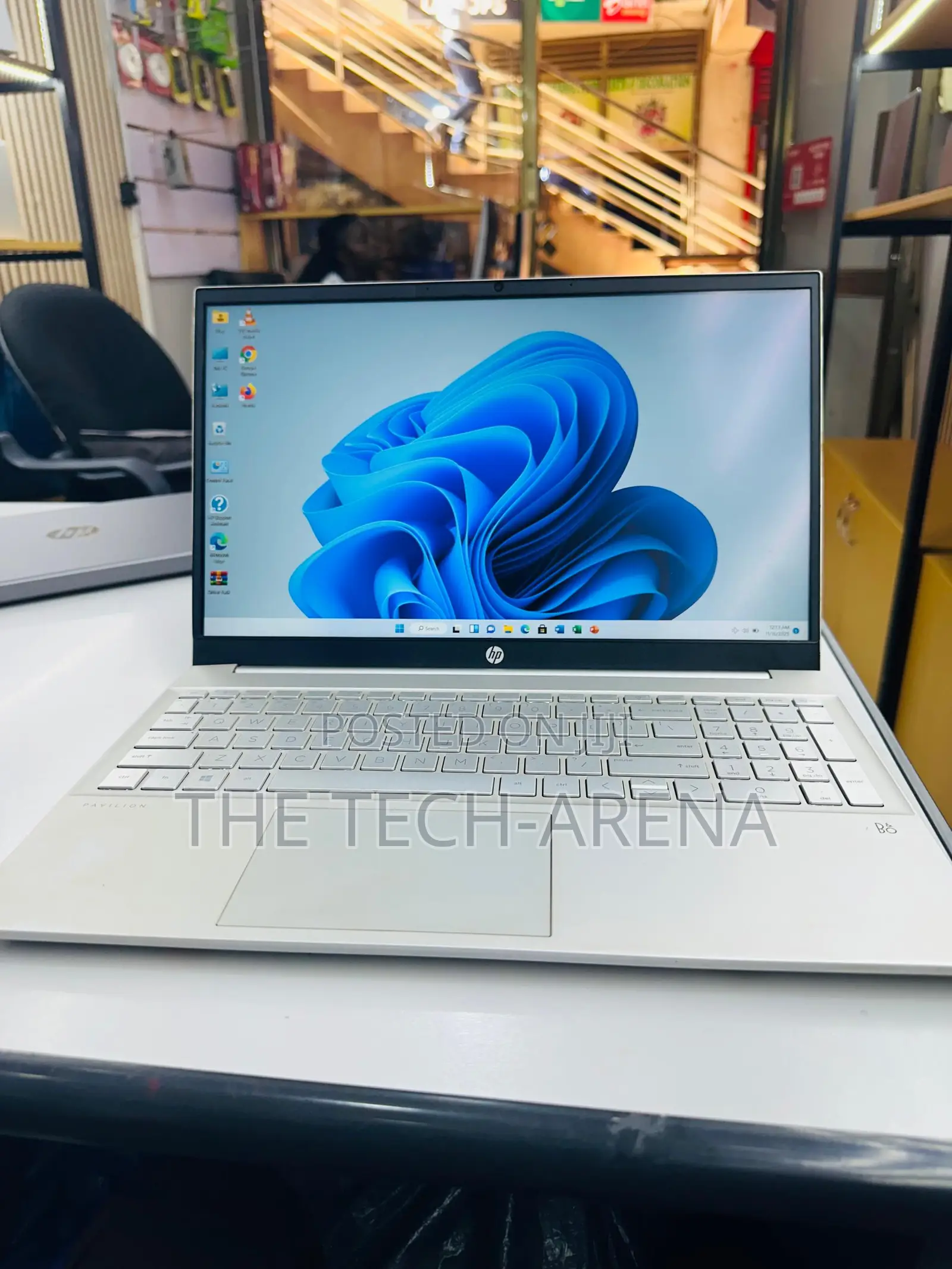 New Laptop HP Pavilion 15 8GB Intel Core i5 SSD 256GB