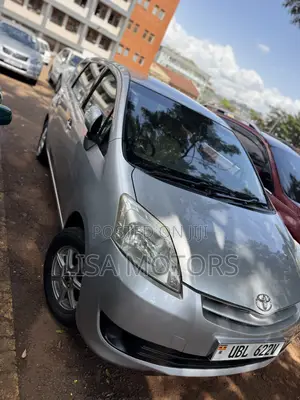 Toyota Passo Sette 1.5 FWD 2009 Silver