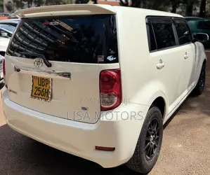 Toyota Corolla Rumion 2008 White