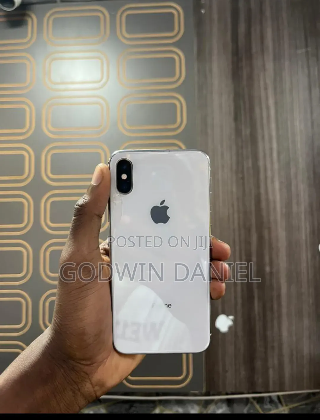 Apple iPhone X 64 GB White