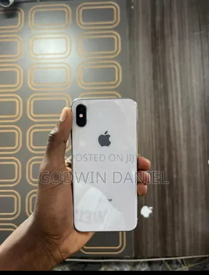 Apple iPhone X 64 GB White