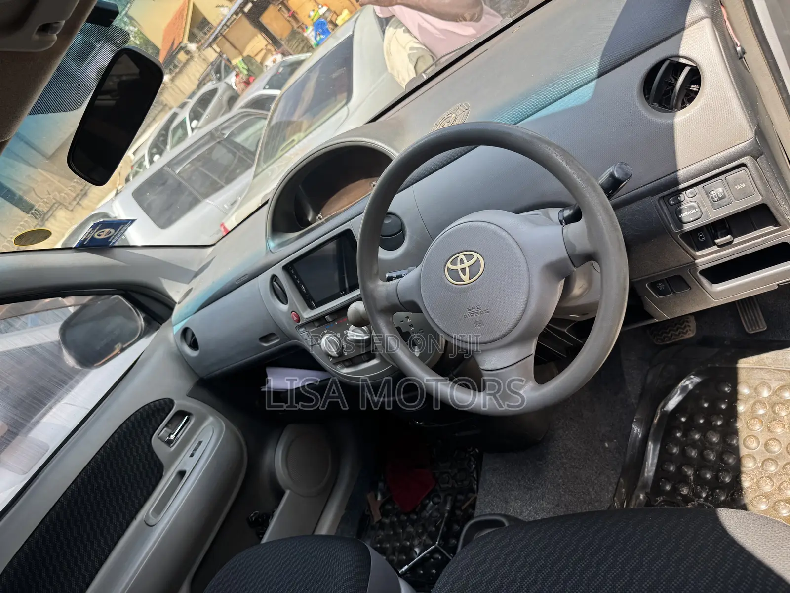 Toyota Sienta 2008 Silver