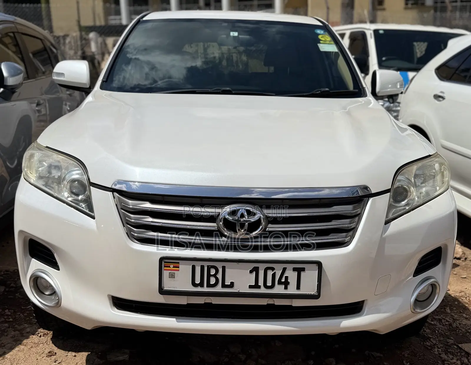 Toyota Vanguard 2011 White