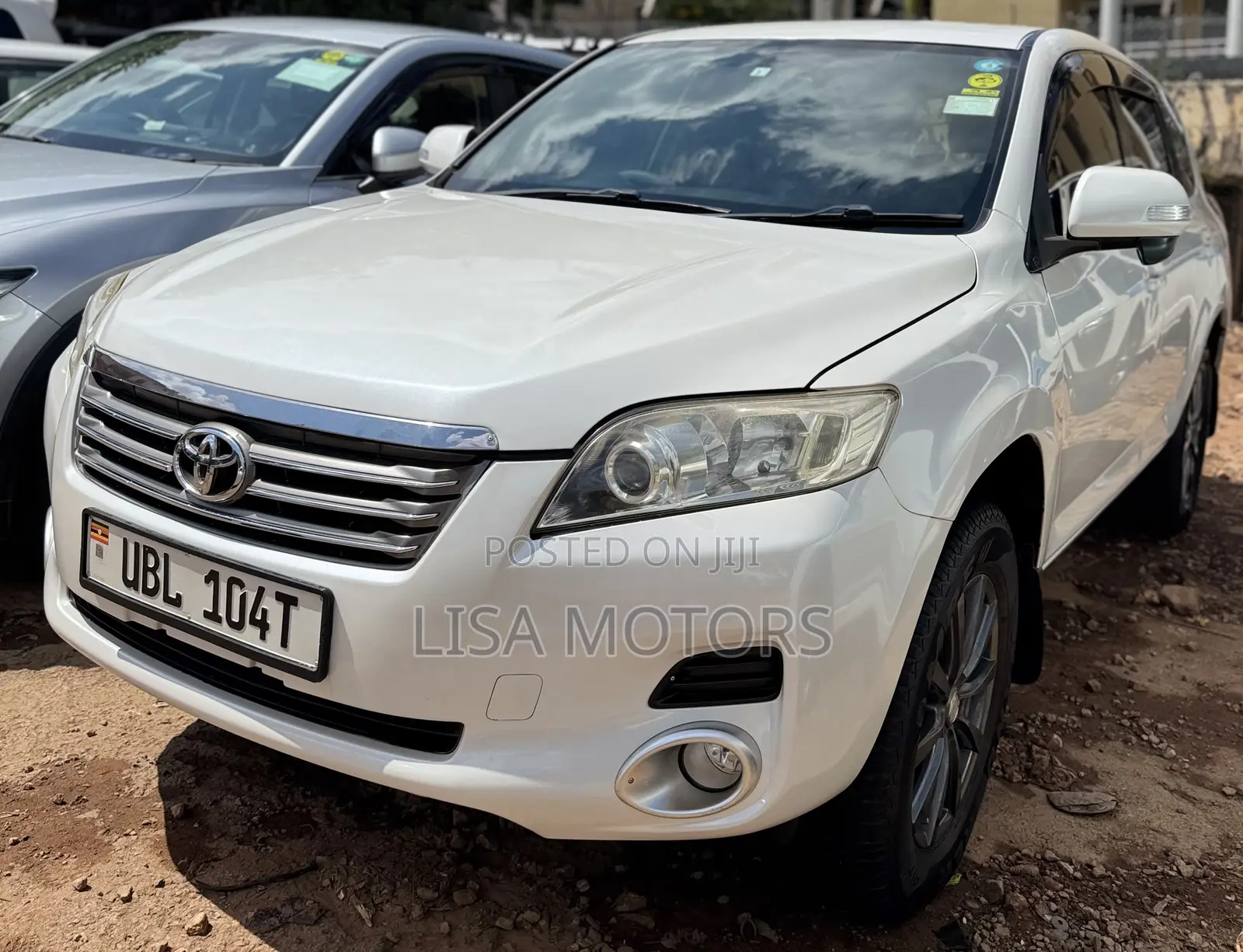 Toyota Vanguard 2011 White