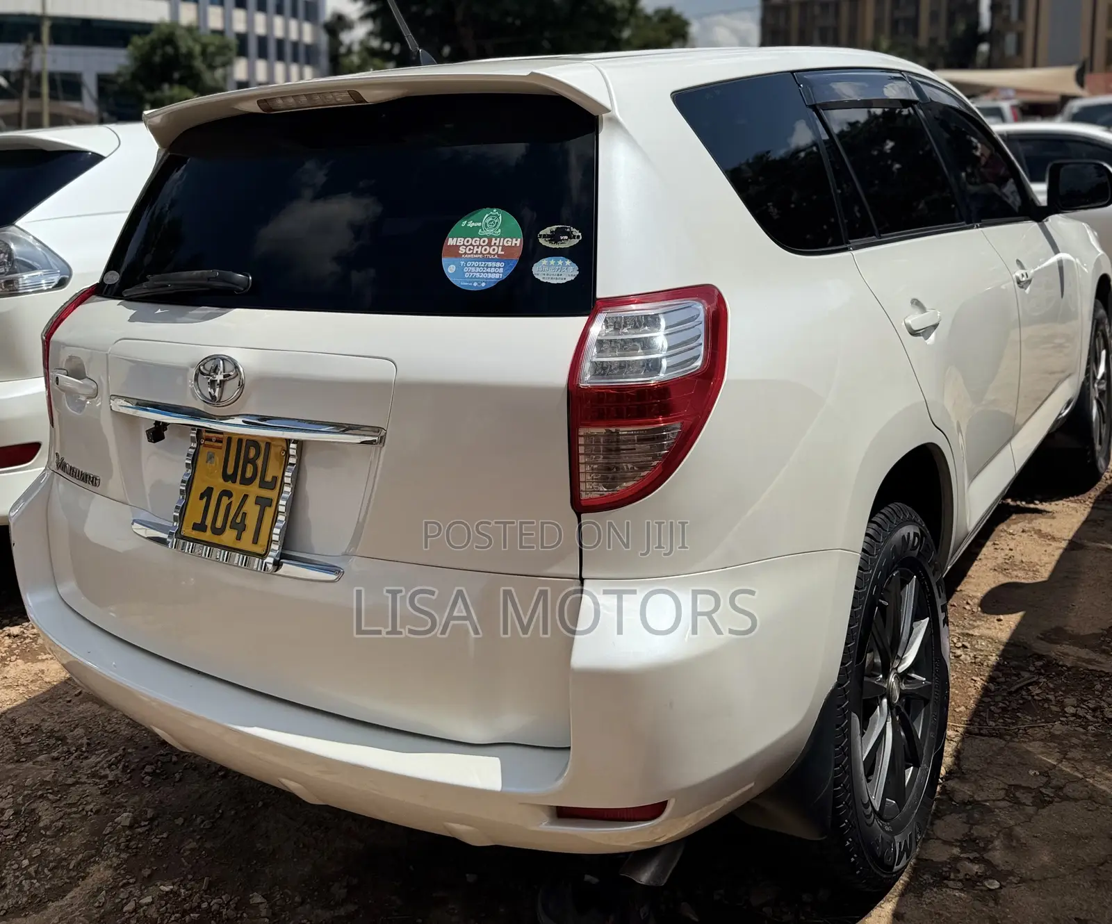 Toyota Vanguard 2011 White