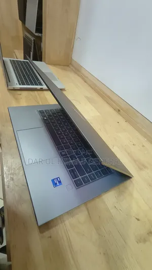 Laptop HP ZBook Studio G8 32GB Intel Core i9 SSD 512GB
