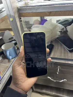 Apple iPhone 11 64 GB Yellow
