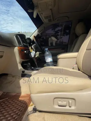 Toyota Land Cruiser Cygnus 4.7 2002 Gold
