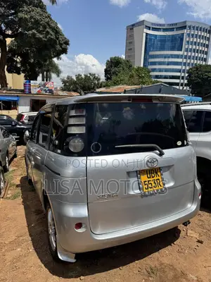 Toyota Sienta 2008 Silver