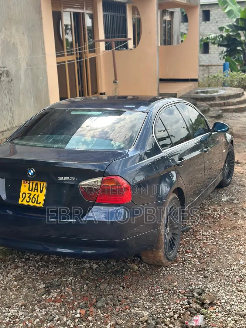 BMW 323i 2009 Black
