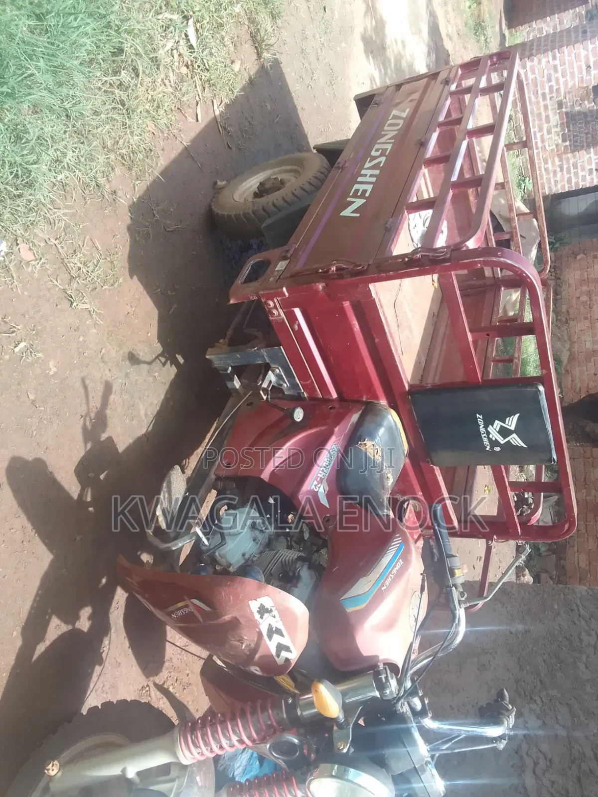 Bajaj Avenger 200 2014 Red