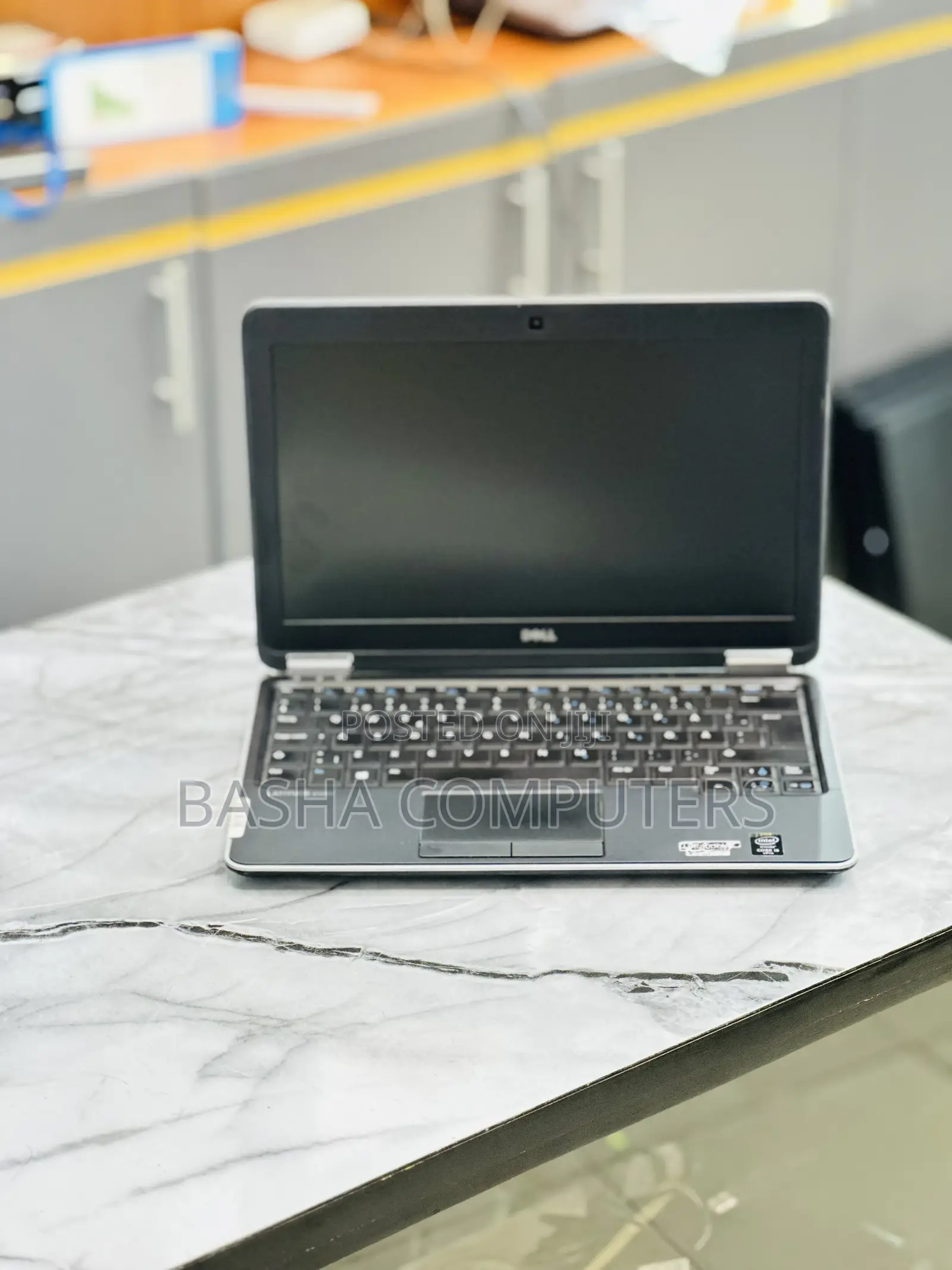 New Laptop Dell Latitude 12 7250 8GB Intel Core i7 SSD 256GB