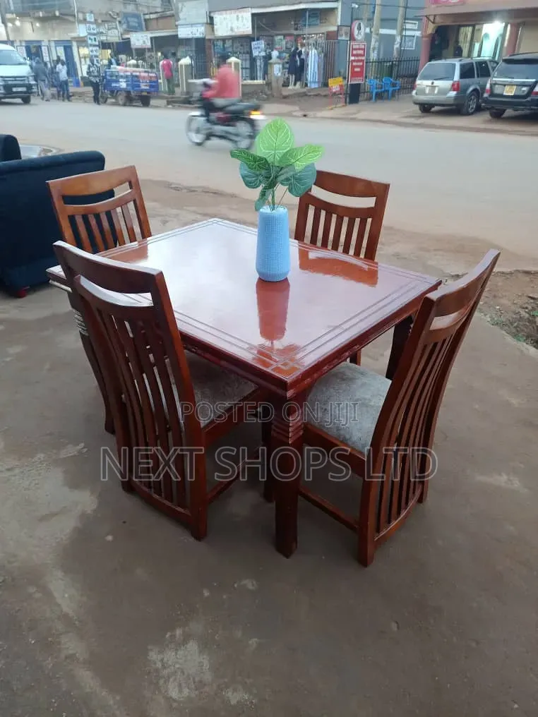 Dining Table/Dining Table/4 Seater Diningtable/Dinnings Tables