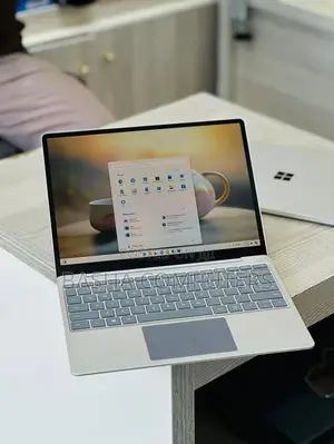 New Laptop Microsoft Surface 8GB Intel Core i7 SSD 256GB