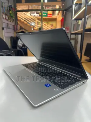 New Laptop HP 250 G10 8GB Intel Core i5 SSD 512GB
