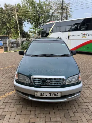 Toyota Ipsum 1998 Green