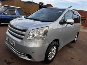 Toyota Noah 2008 Silver