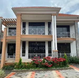 5bdrm Duplex in Lubowa Entebbe Road, Central Division for rent