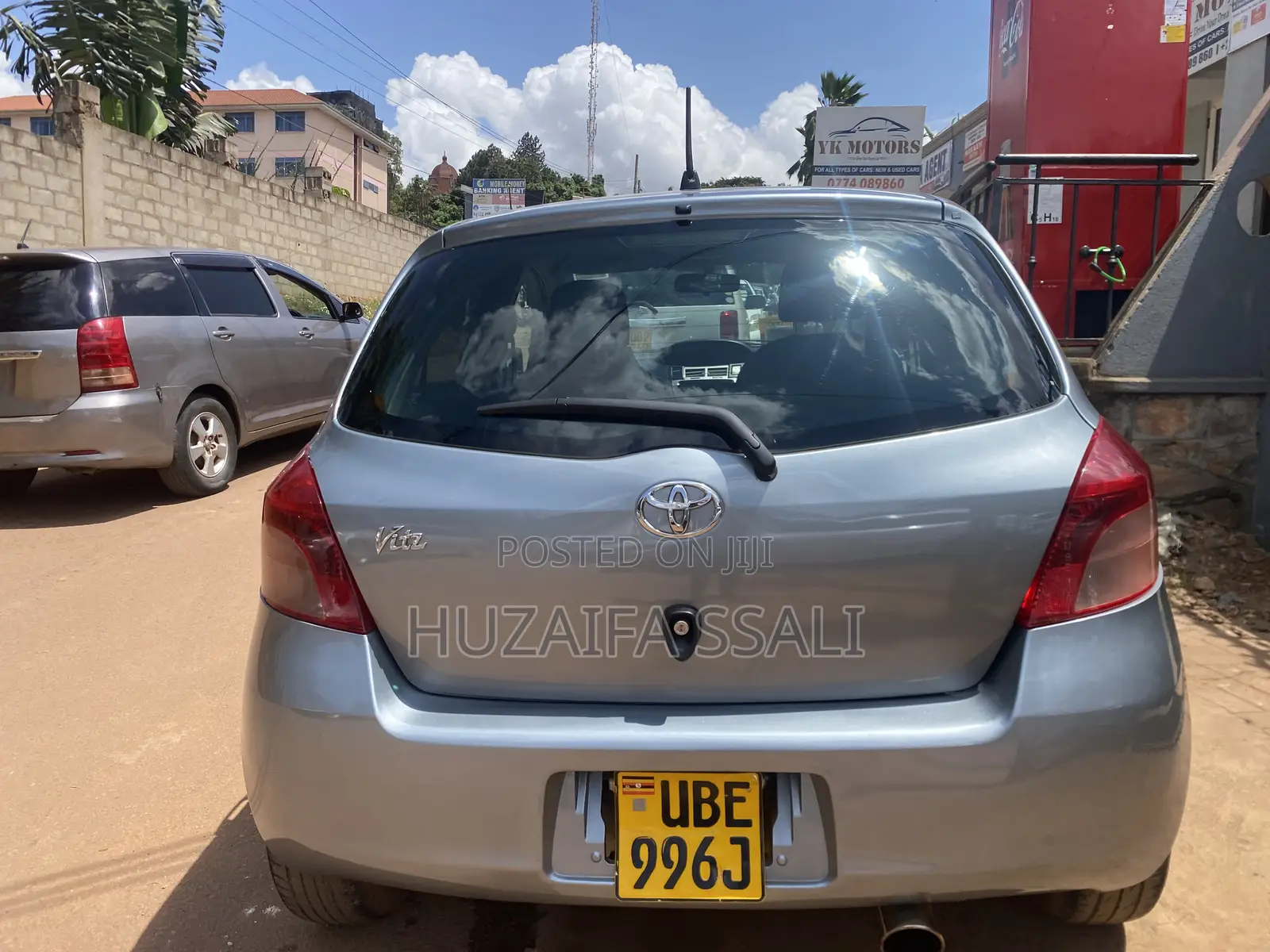 Toyota Vitz 2011 Silver