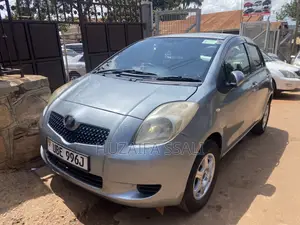 Toyota Vitz 2011 Silver