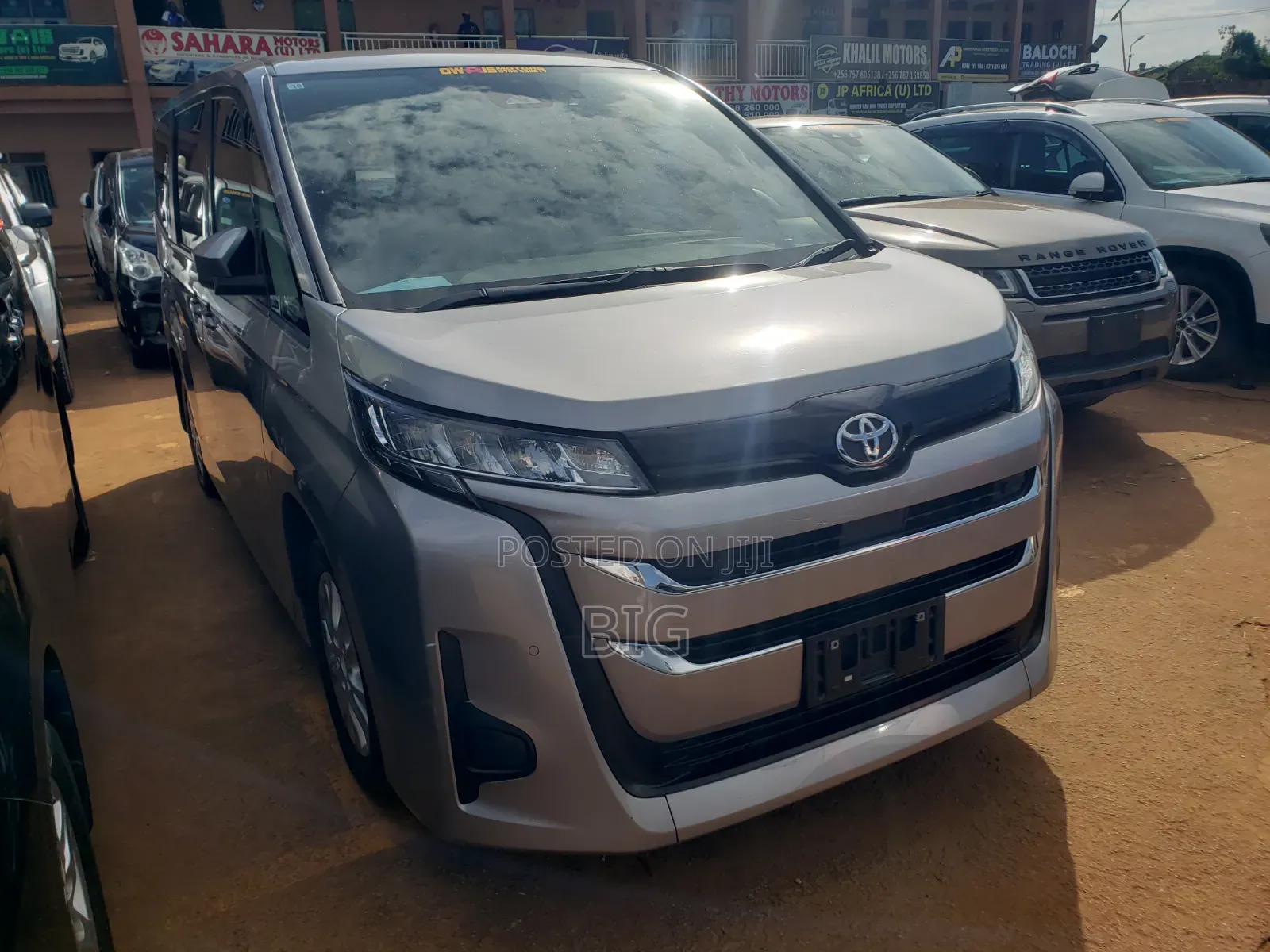 Toyota Noah 2.0 AWD (8 Seater) 2021 Ivory