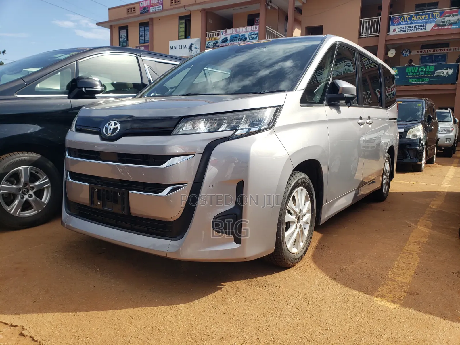 Toyota Noah 2.0 AWD (8 Seater) 2021 Ivory