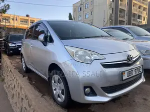 Toyota Ractis 2013 Silver