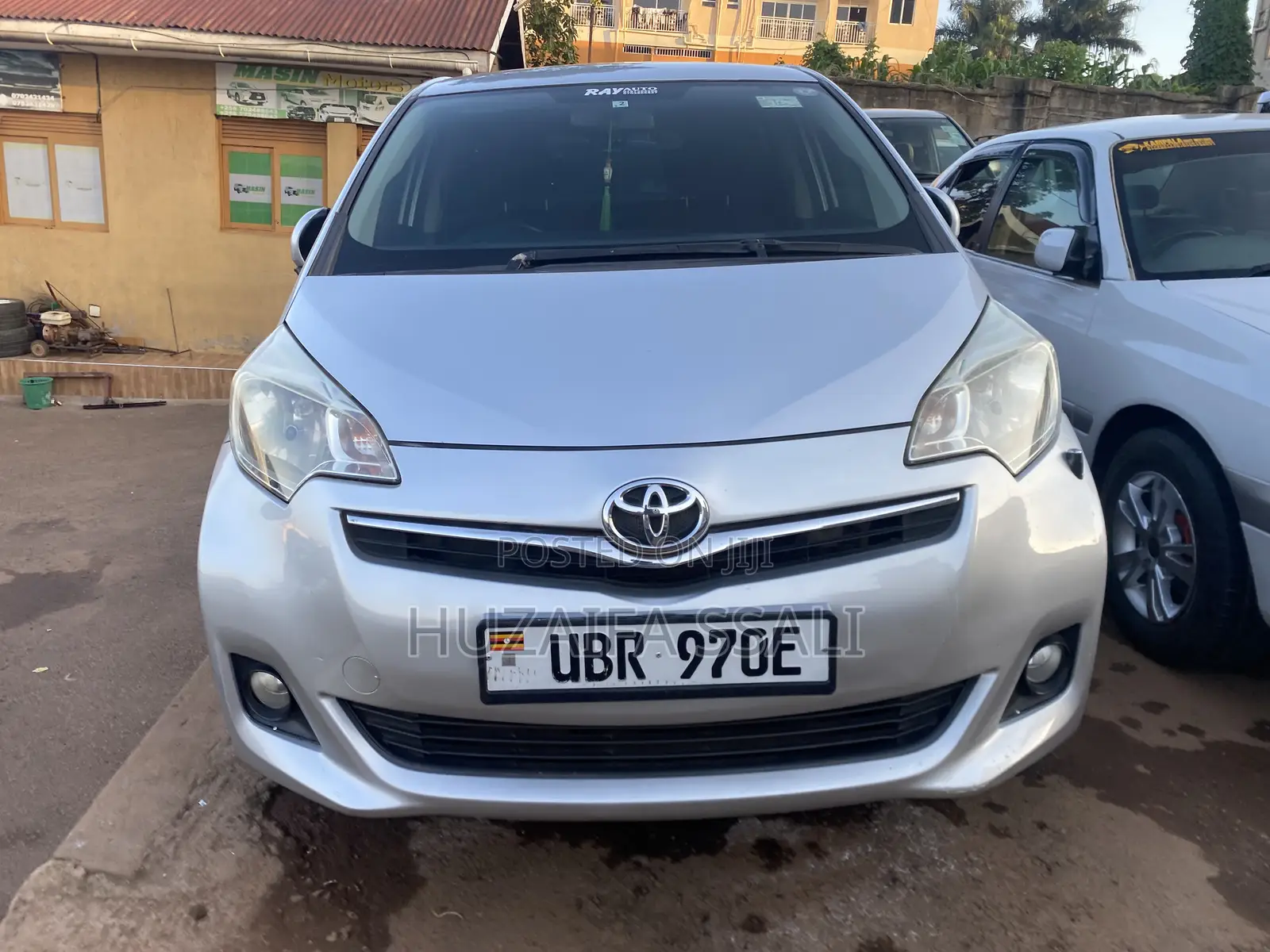Toyota Ractis 2013 Silver