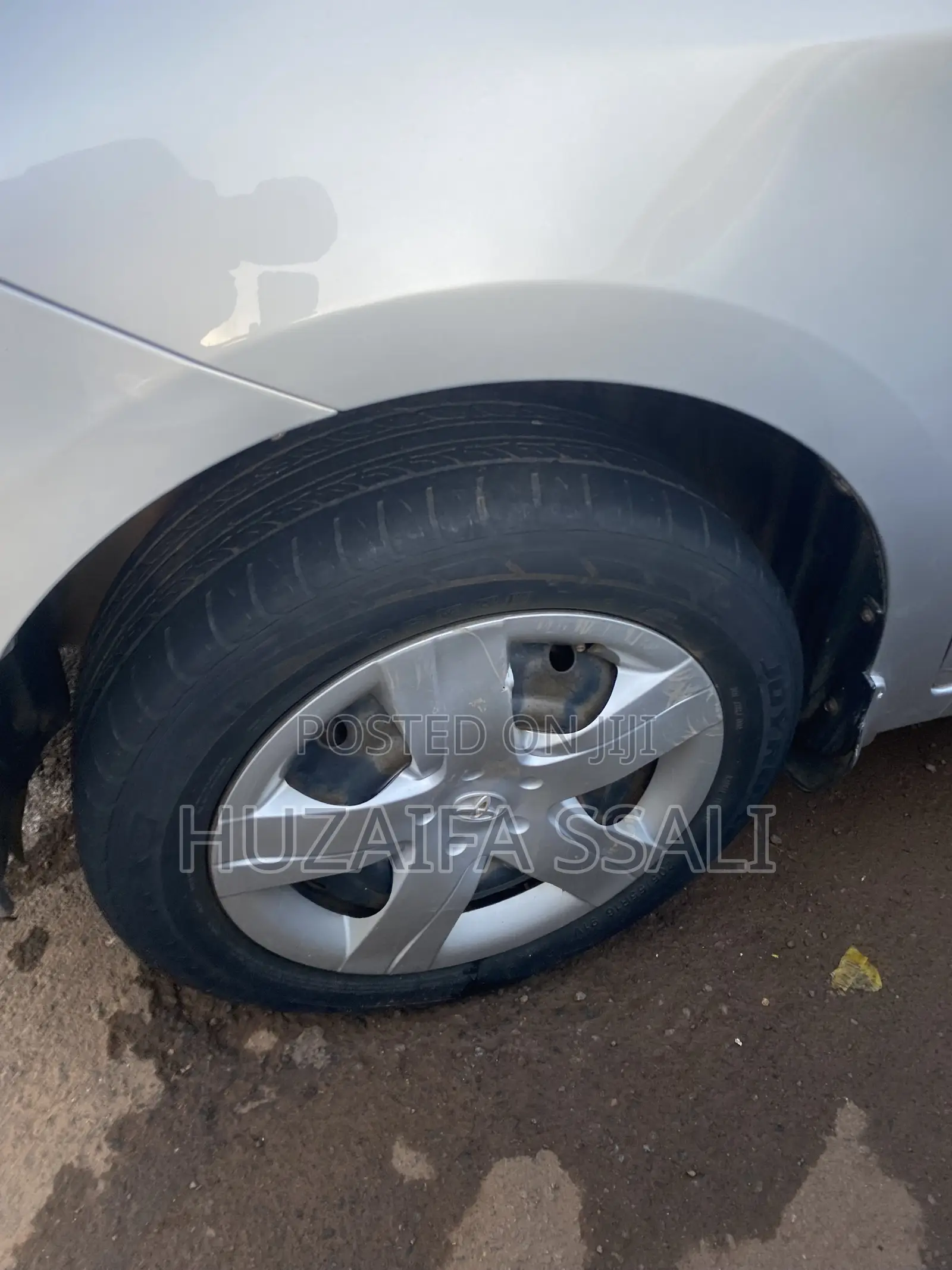 Toyota Ractis 2013 Silver