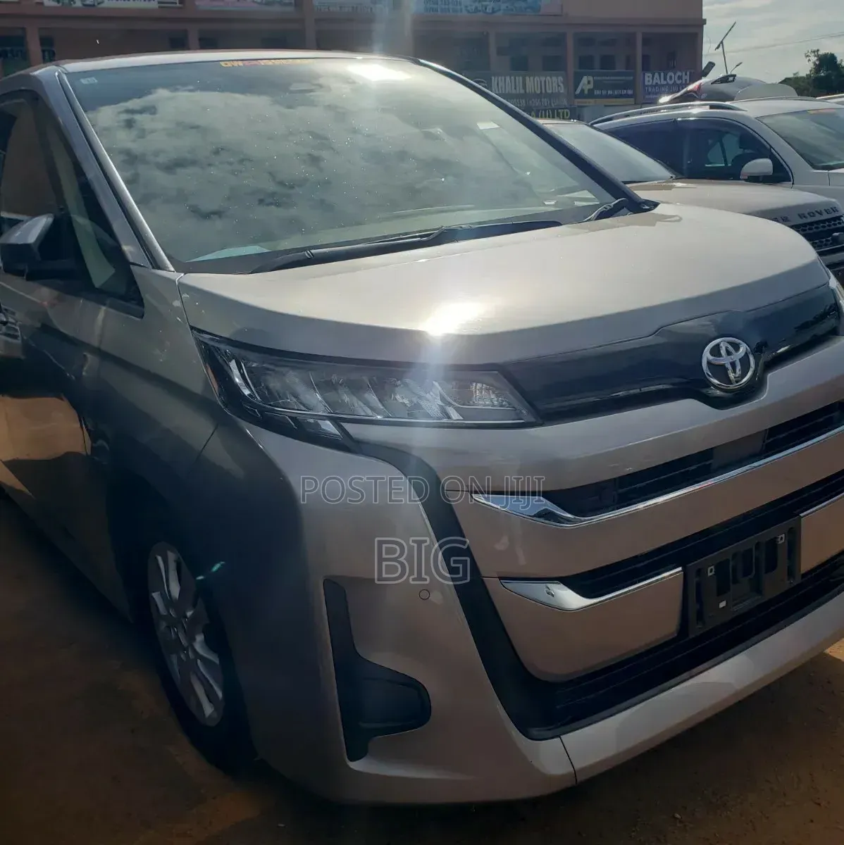 Toyota Noah 2.0 AWD (8 Seater) 2021 Ivory