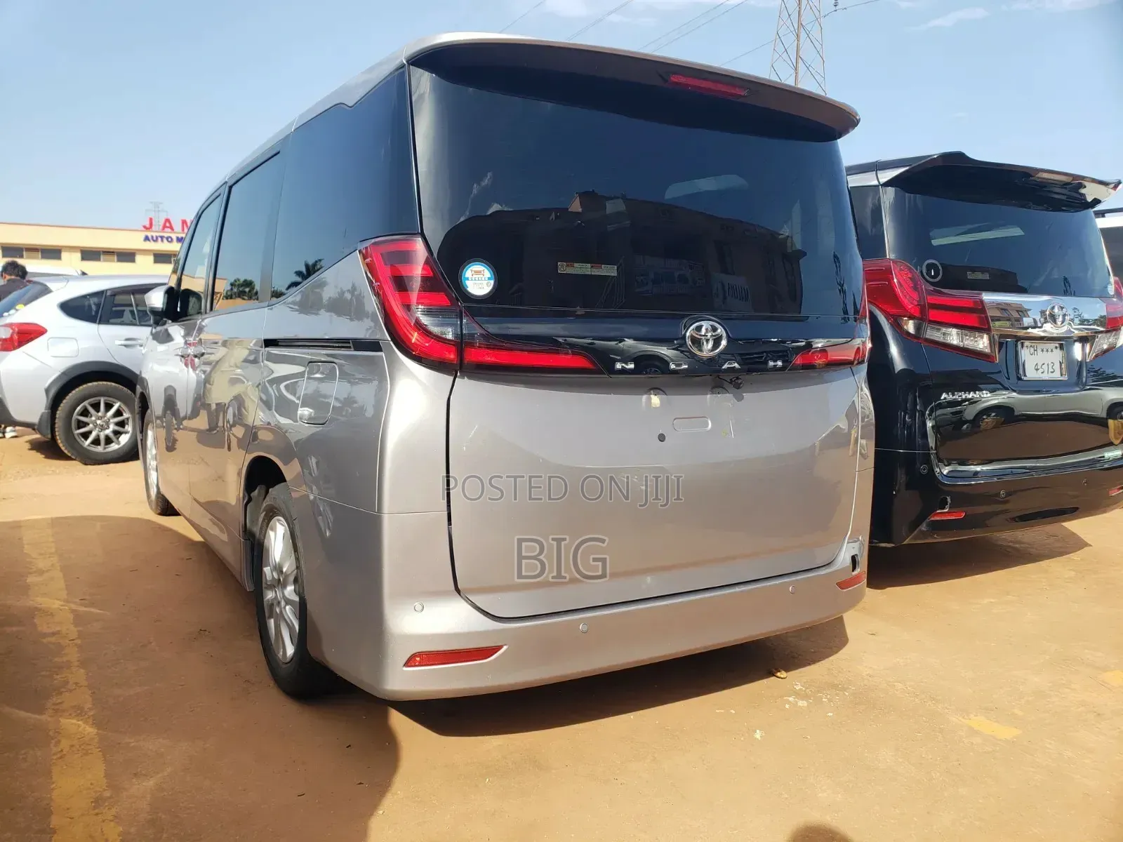 Toyota Noah 2.0 AWD (8 Seater) 2021 Ivory