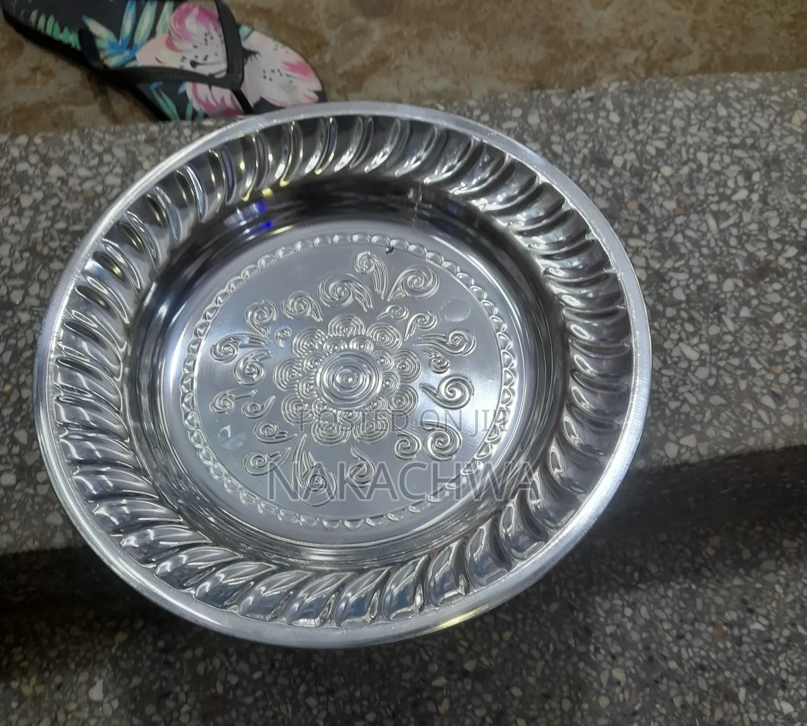 1 Drozen of Stainless Steel Plates of 22cm