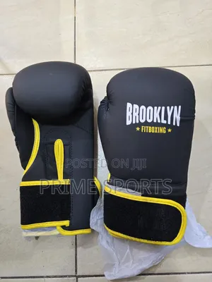 Synthetic Leather Boxing Gloves in Stock