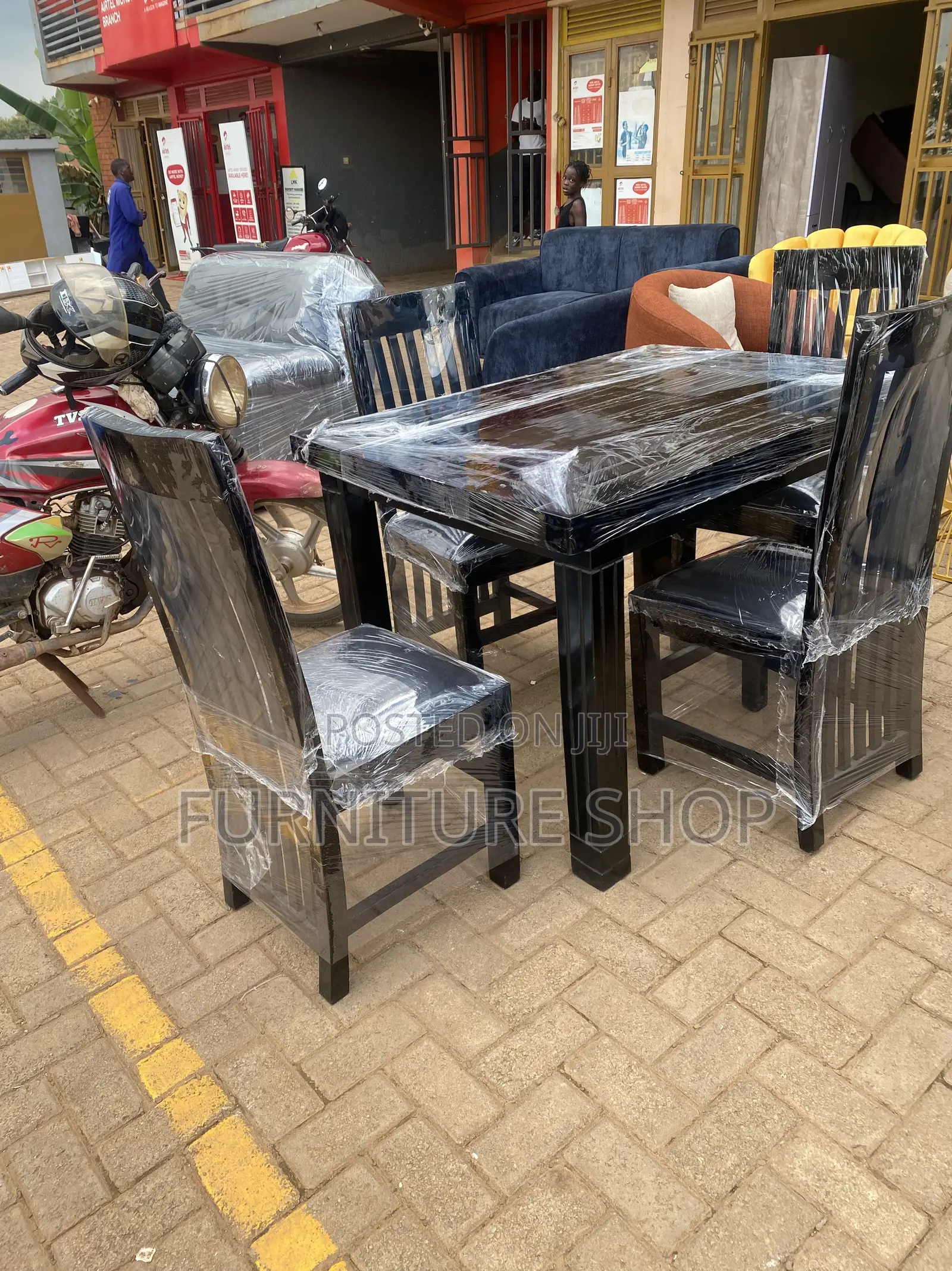 4 Seater Dining Table