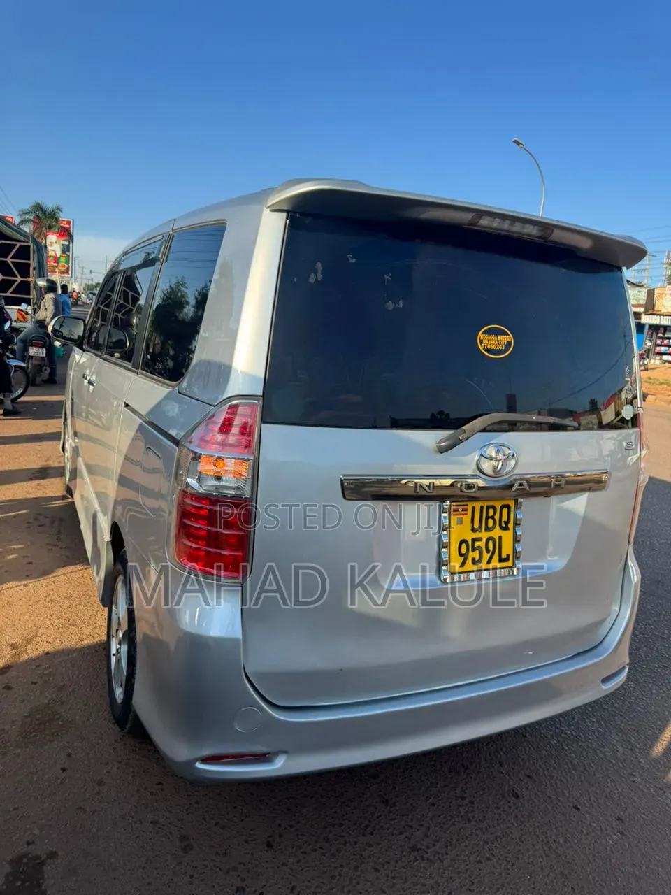 Toyota Noah 2010 Silver