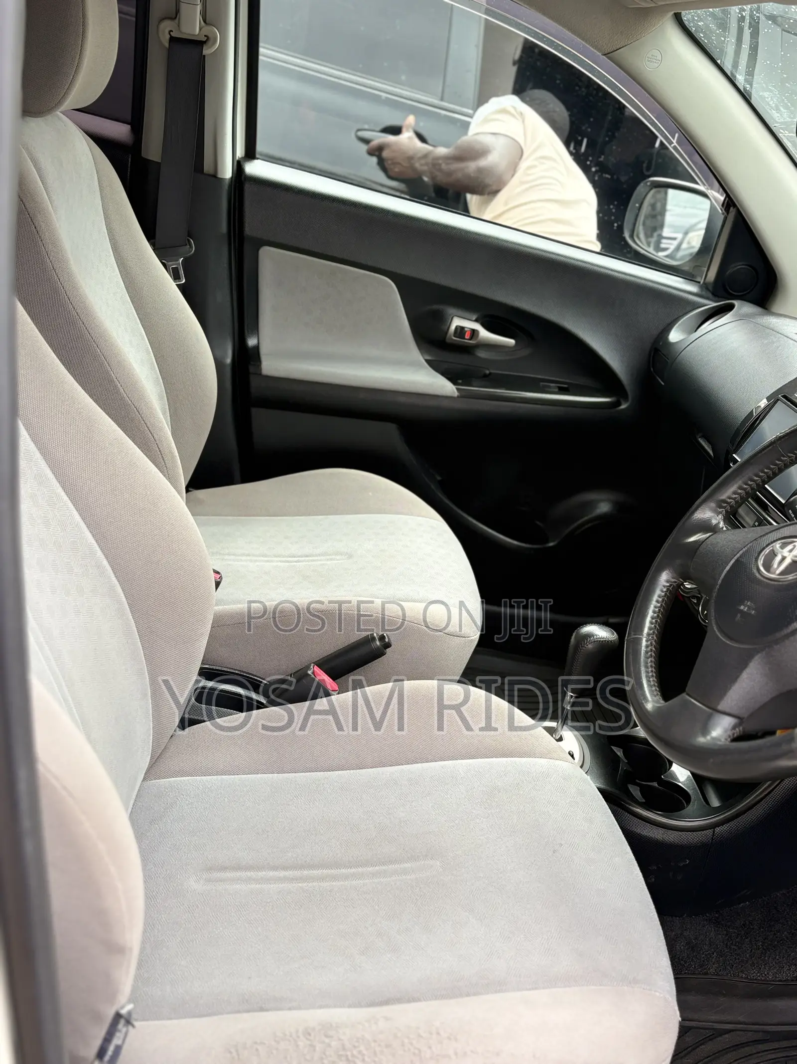 Toyota IST 2008