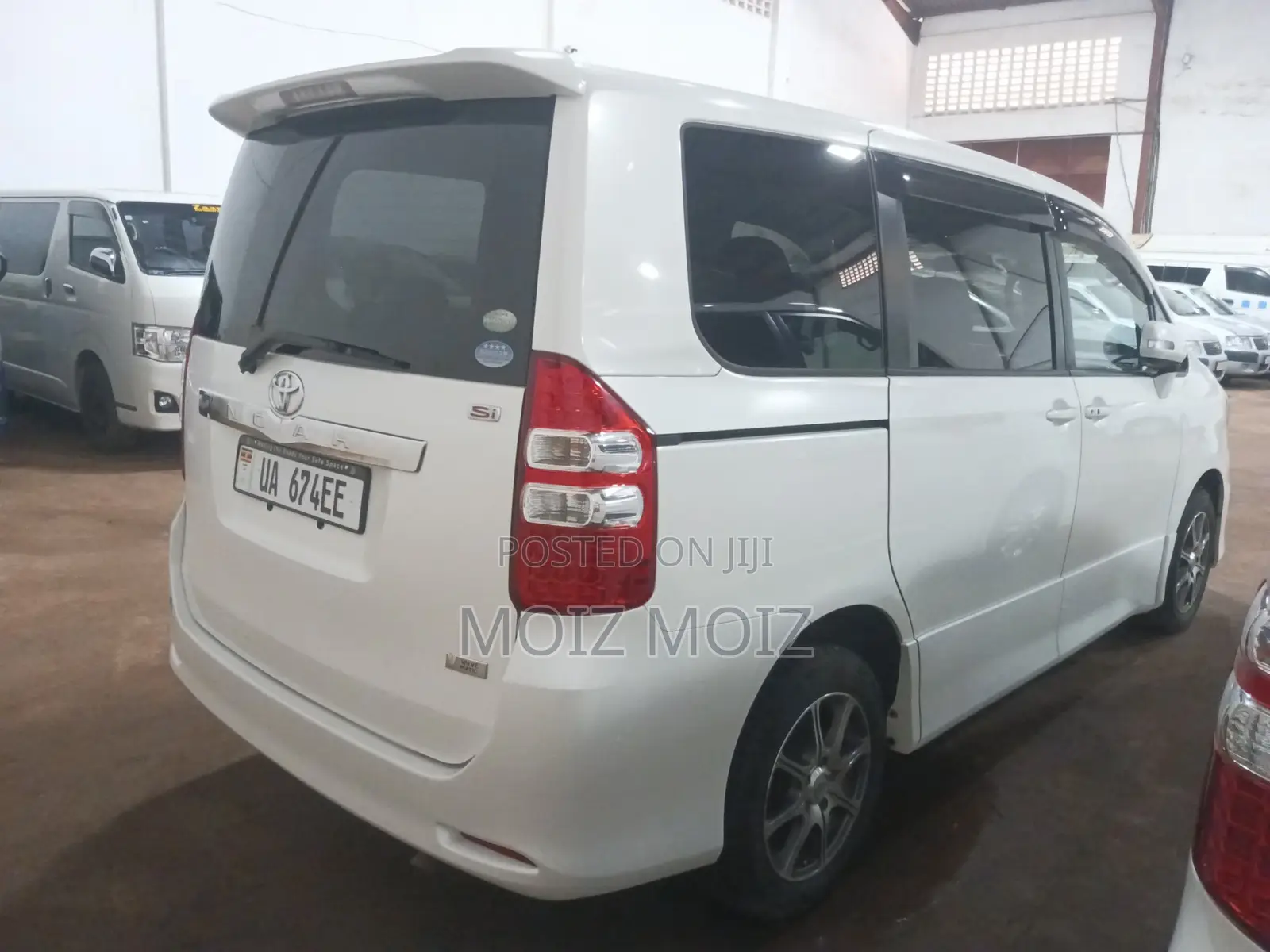 Toyota Noah 2011 White