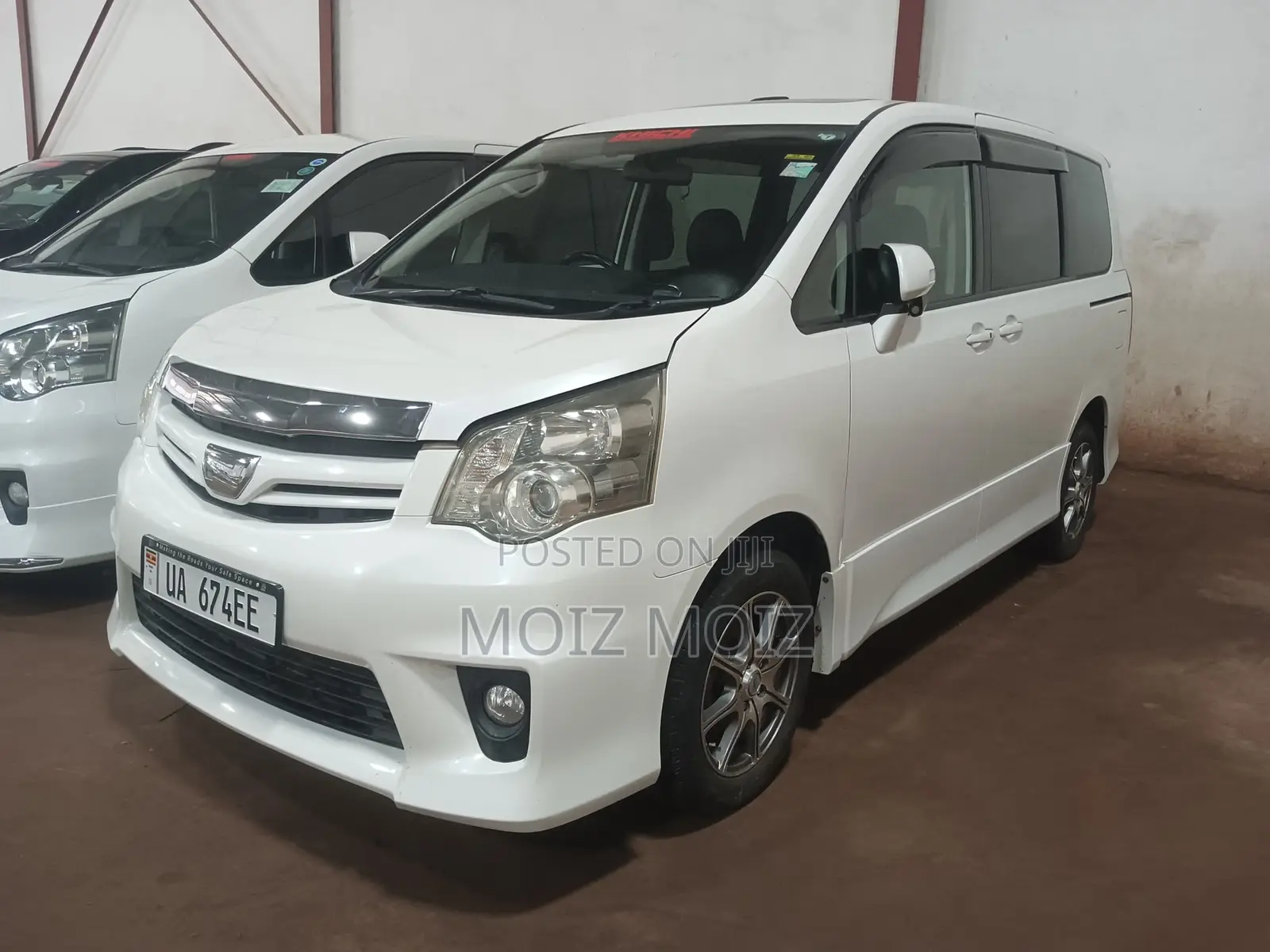 Toyota Noah 2011 White