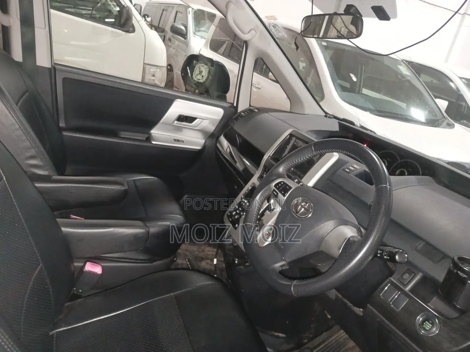 Toyota Noah 2011 White