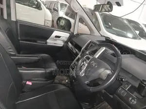 Toyota Noah 2011 White