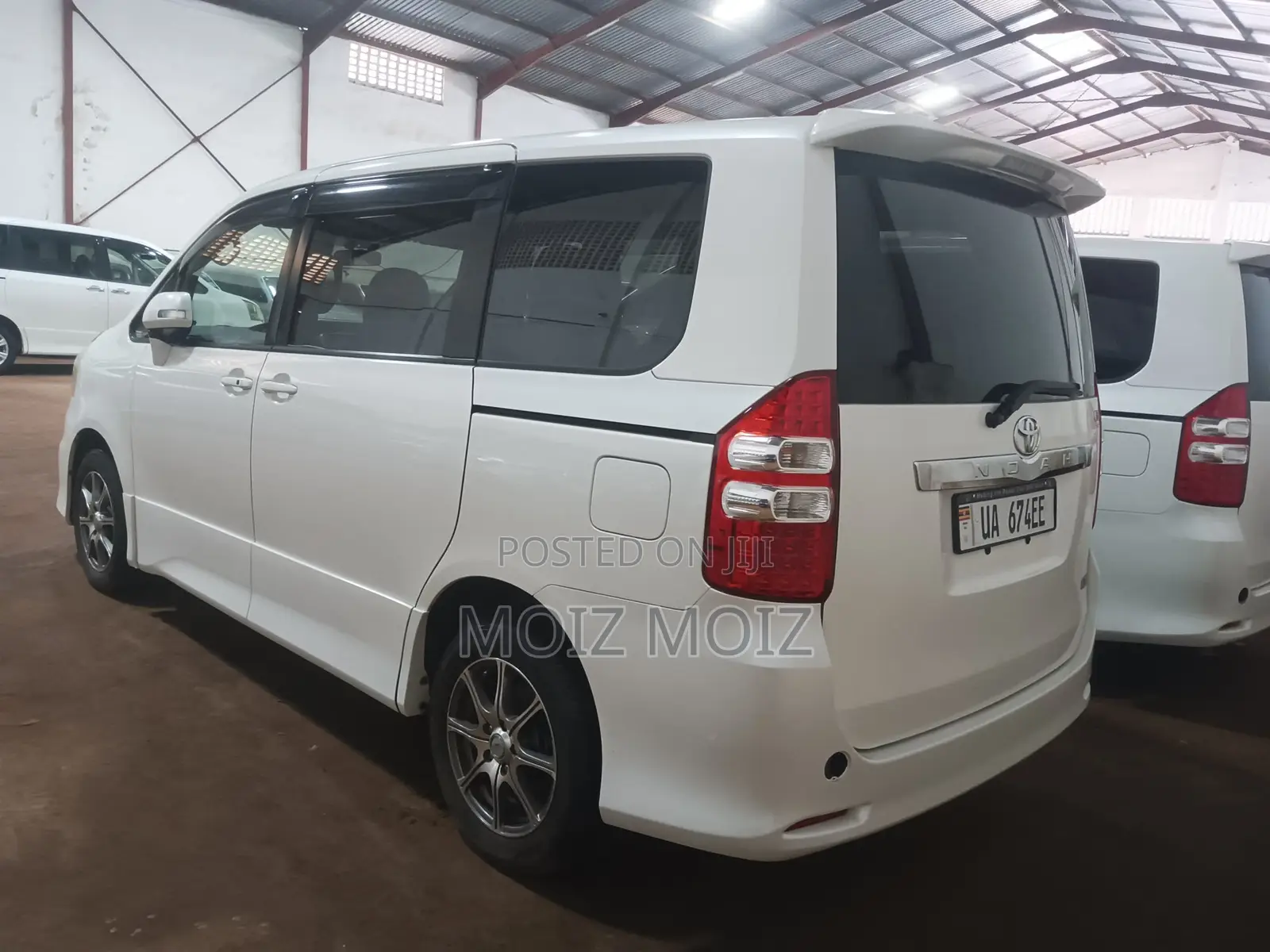 Toyota Noah 2011 White