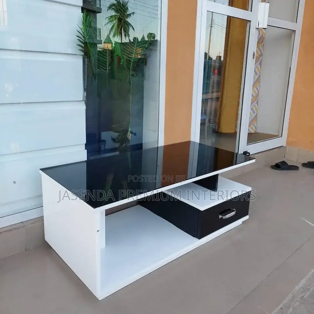Centre Tables/Classic Center Table/Center Tables/Coffee Table/Table272