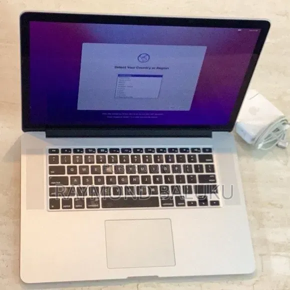 Laptop Apple MacBook Pro 2015 16GB Intel Core i7 SSD 256GB