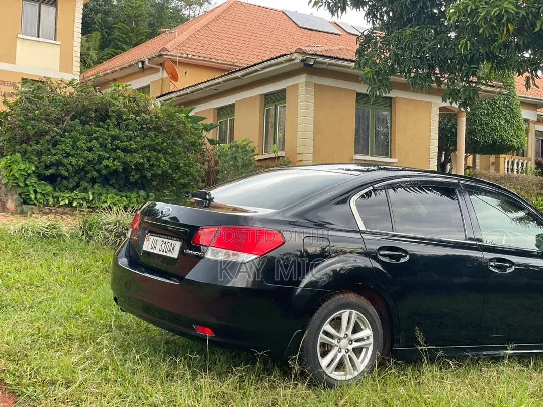 Subaru Legacy 2.5i 2011 Black