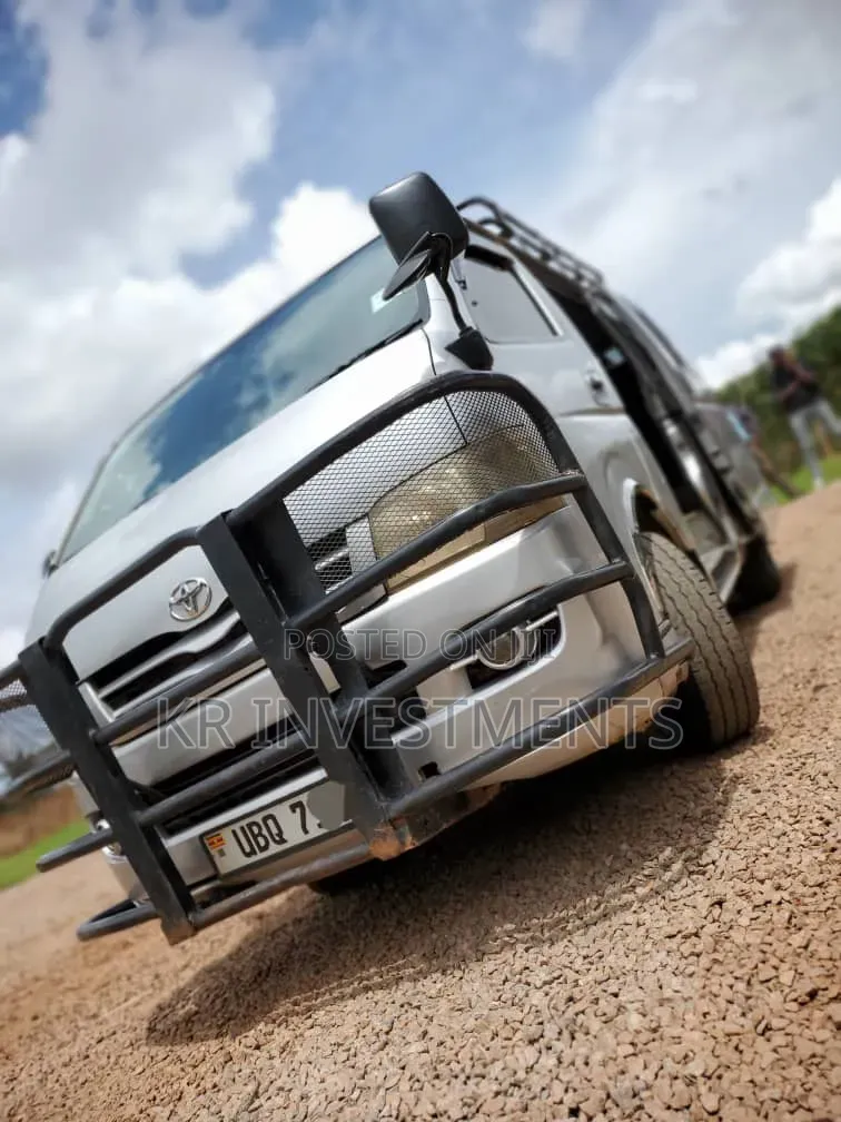 Toyota HiAce 2008 Silver