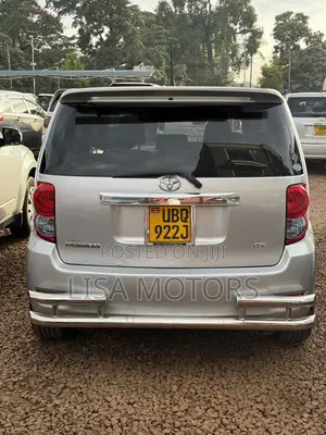 Toyota Corolla Rumion Hatchback 1.8 FWD 2009 Silver